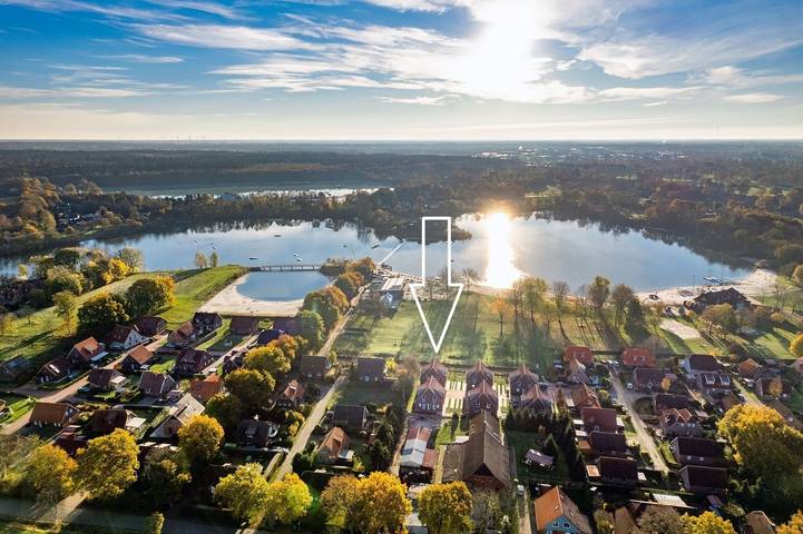 Ferienhaus für 4 Personen, mit Terrasse und Seeblick sowie Garten
