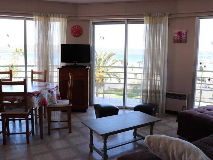 Gîte pour 6 personnes, avec balcon dans Office De Tourisme Cavalaire - 3