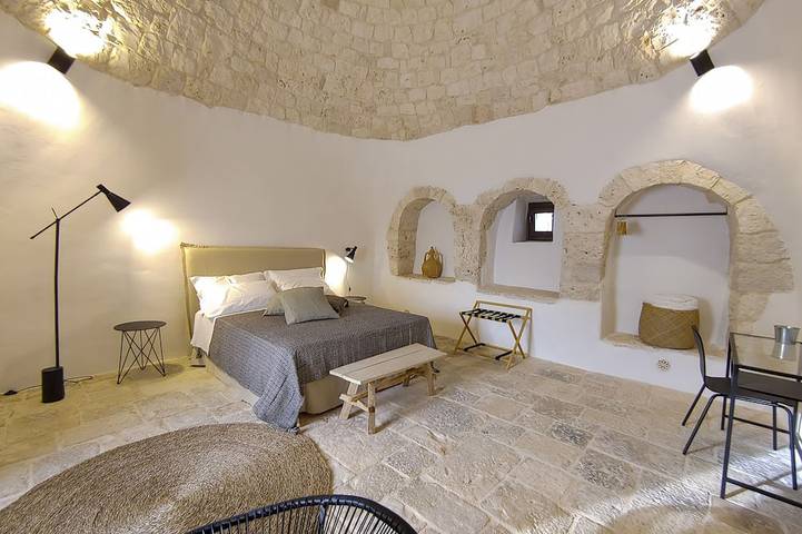 Unveiling Paradise: 6-Bedroom stylish farmhouse with pool in Apulian Countryside in Noci, Bari Province