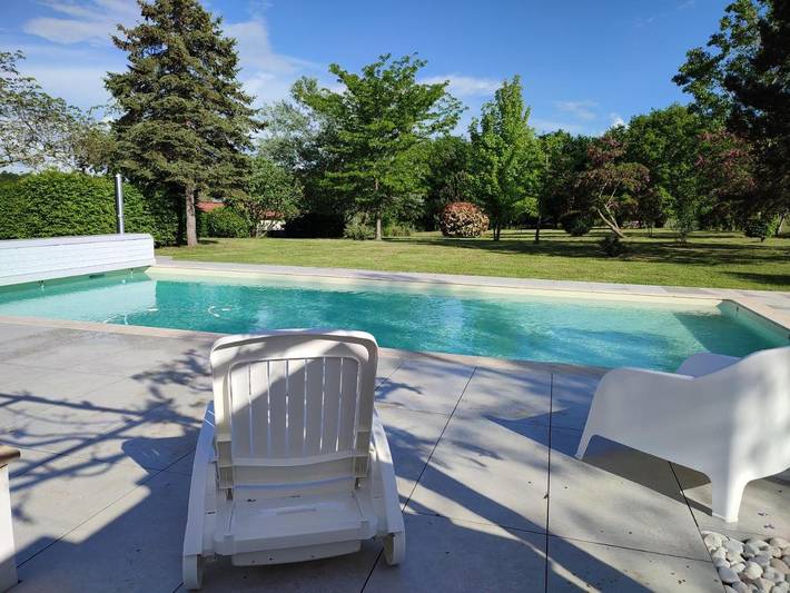 Chambre d’hôte pour 2 personnes, avec Terrasse ainsi que Jardin et Piscine