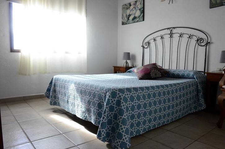 Chalet para 4 personas, con piscina además de jardín y vistas, Se admiten mascotas en La Palma - 2