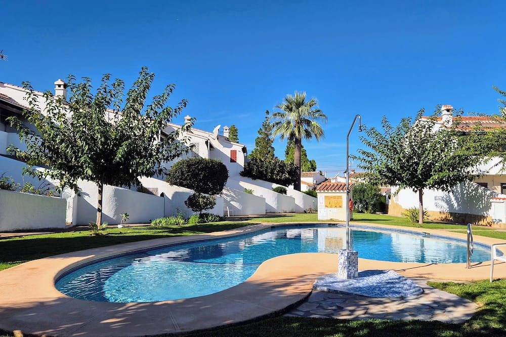 Pas gerenoveerd, gezellig huisje, 3 slaapkamers, zwembad, tuin in Almadrava, Costa Blanca