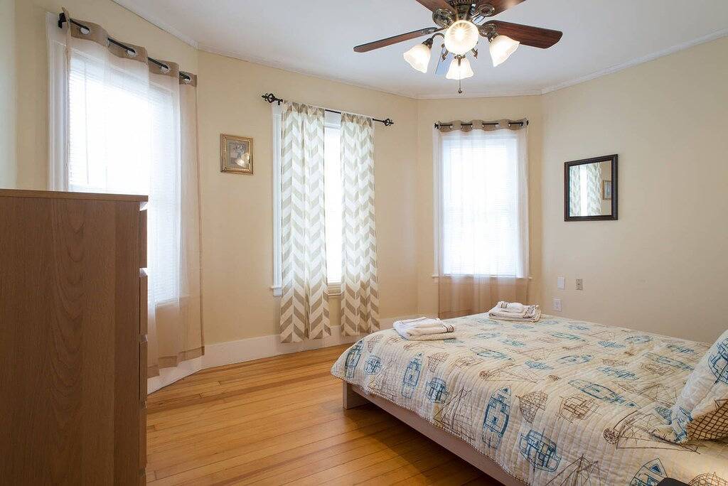 Ganze Wohnung, Salem Spacious Second Floor 3-4Br! in Salem (MA), Essex County (MA)