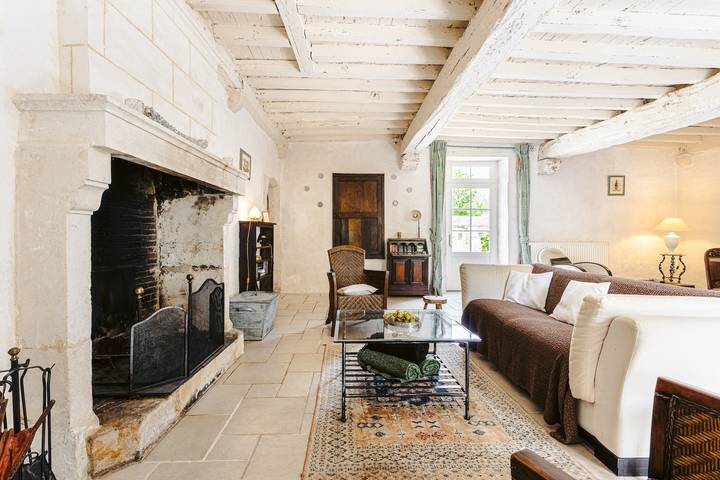 Maison de vacances 'Logis La Tour - Gîte La Tour' avec piscine privée, terrasse privée et Wi-Fi in Saint-Laurent-de-la-Salle, Fontenay-le-Comte
