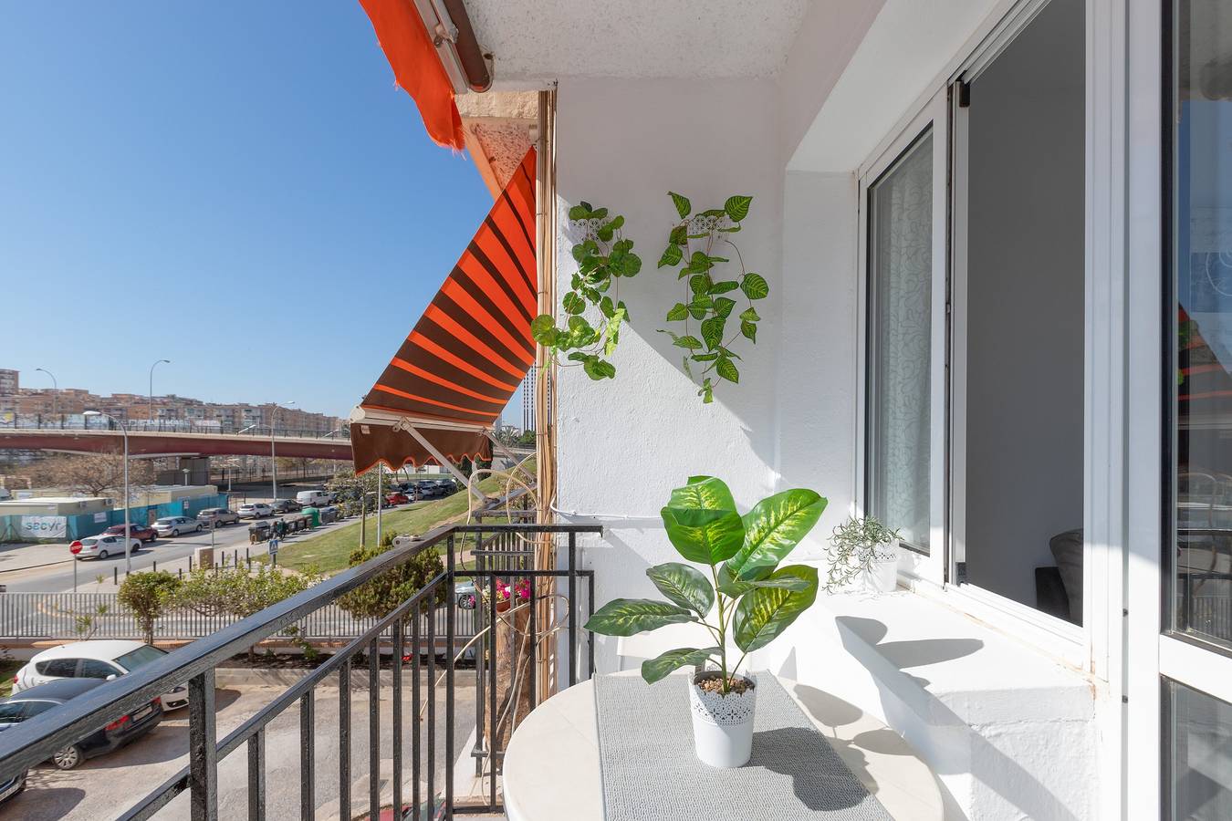 Apartamento entero, Apartamento "Con Terraza Centrico" con Wi-Fi in Cruz de Humilladero, Málaga