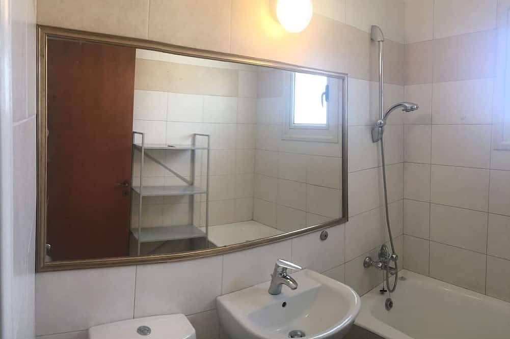 Ganze Wohnung, Luxusoase mit Garten nahe Strand und Flughafen in Tersefanou, Larnaca Bezirk