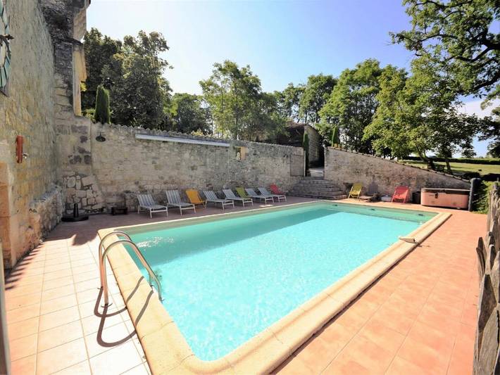 Location de vacances pour 26 personnes, avec terrasse ainsi que jardin et piscine à Bon-Encontre - 3
