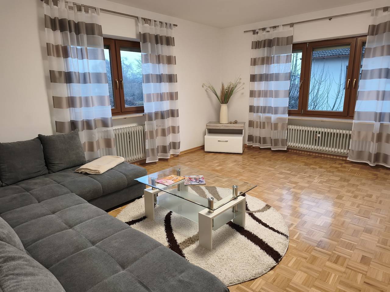Ganze Ferienwohnung, Feriennest Faust - Ferienwohnung 98qm für max. 7 Personen mit Balkon in Altenmarkt an der Alz, Landkreis Traunstein