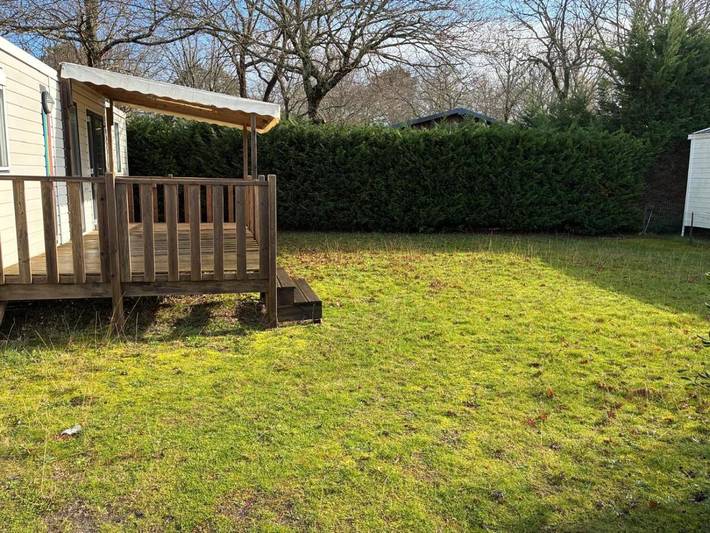 Camping pour 8 personnes, avec piscine et jardin