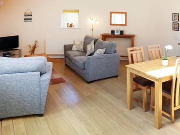 Holiday Rental for 4 People in Freshwater East, Pembrokeshire, Photo 1