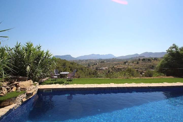 Villa for 4 people, with garden and terrace - 1