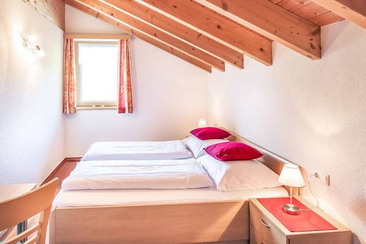 Hütte für 4 Personen, mit Balkon und Whirlpool sowie Garten in Schröcken - 2