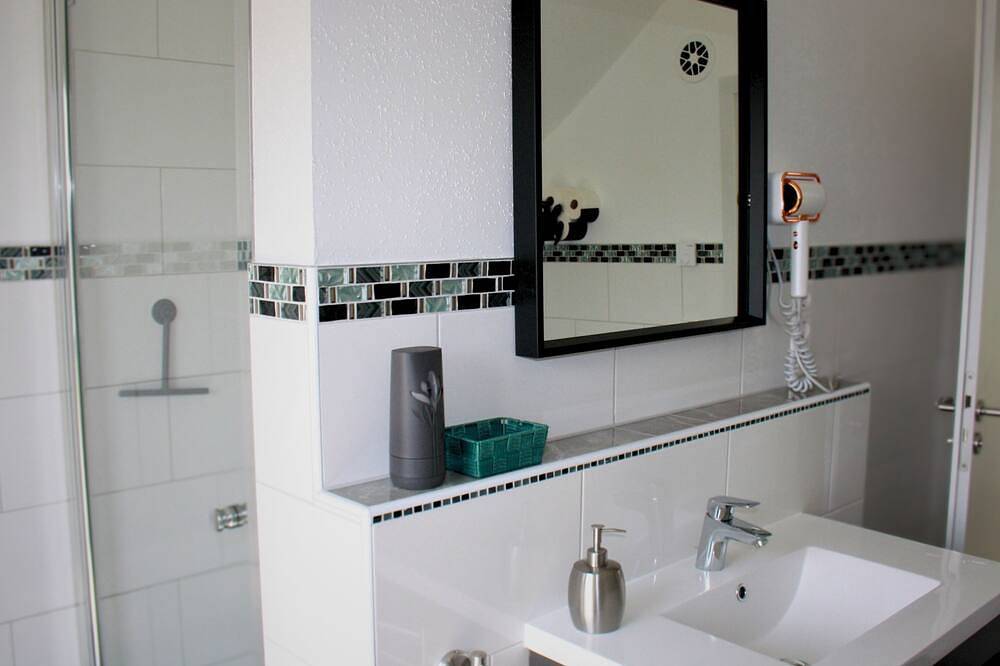 Traumhaus Urlaub nahe dem Edersee | Spa mit Pool & Sauna | Familienfreundlich in Marienhagen, Vöhl