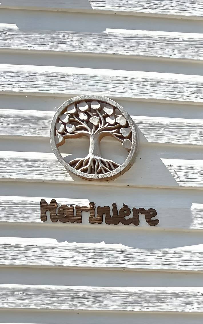 Location de vacances pour 4 personnes, avec vue sur le lac et jardin dans les Alpes-de-Haute-Provence