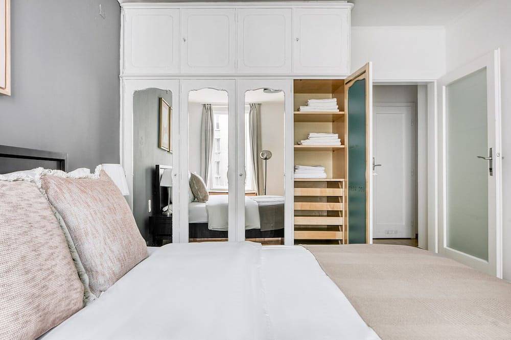 Ganze Wohnung, Dreamy Innere Stadt 2Br w/ Elevator, steps to Hoher Markt, by Blueground in Wien Innenstadt, Wien