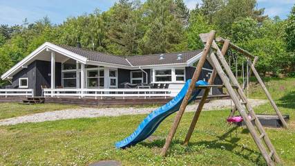 Ferienhaus für 8 Personen, mit Terrasse, mit Haustier in Lyngsbæk Strand