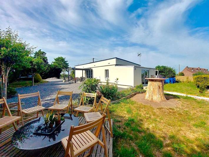 Location de vacances pour 4 personnes, avec Jacuzzi et Terrasse ainsi que Jardin et Vue sur le lac à Hondschoote