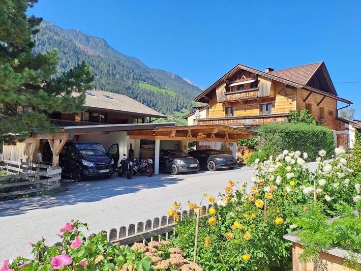 Last minute apartment voor 2 personen, with Balkon and Terras as well as Zwembad and Uitzicht in Neder