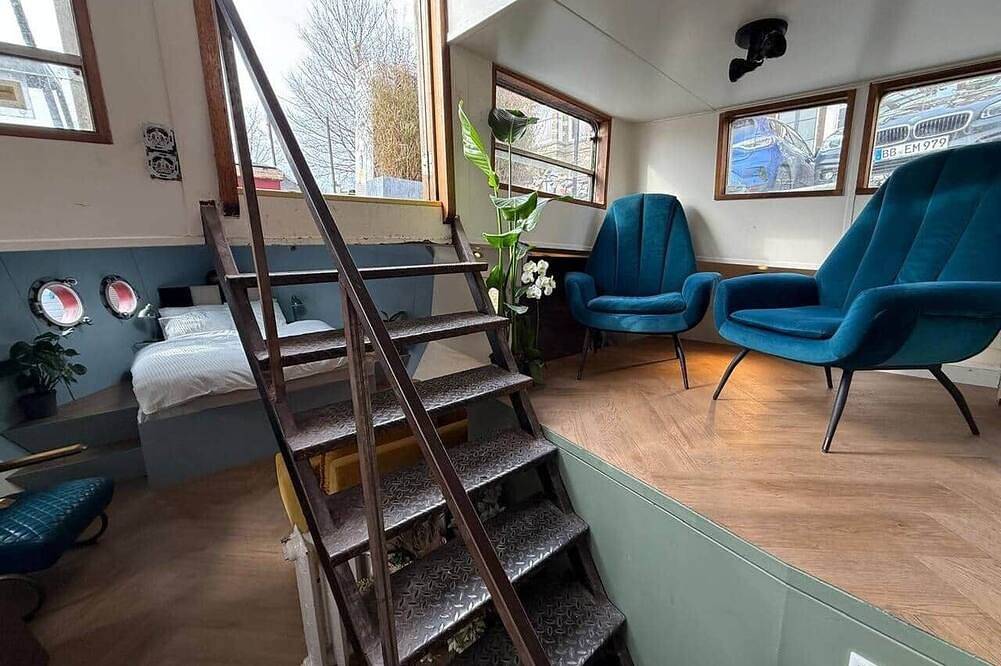 Luxurious boutique houseboat - Forepeak Suite in Holländische Küste