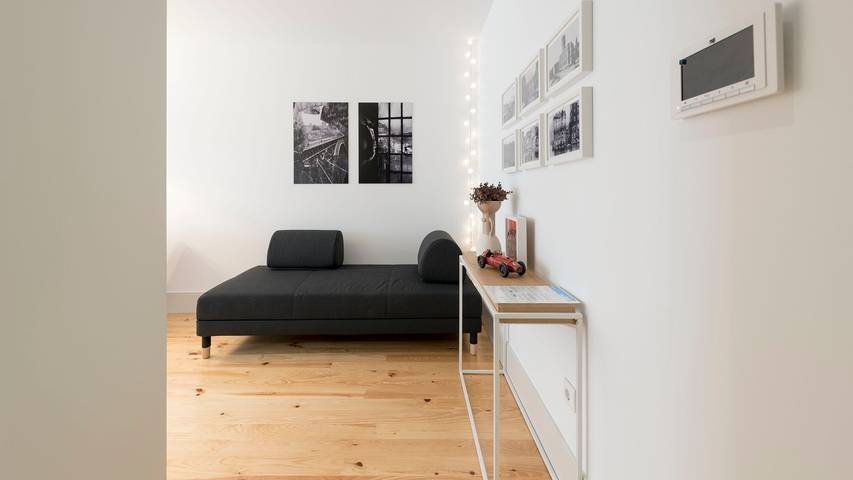 Apartamento entero, Heart of D. Pedro: Red - by LovelyStay in Cedofeita, Cedofeita, Santo Ildefonso, Sé, Miragaia, São Nicolau e Vitória