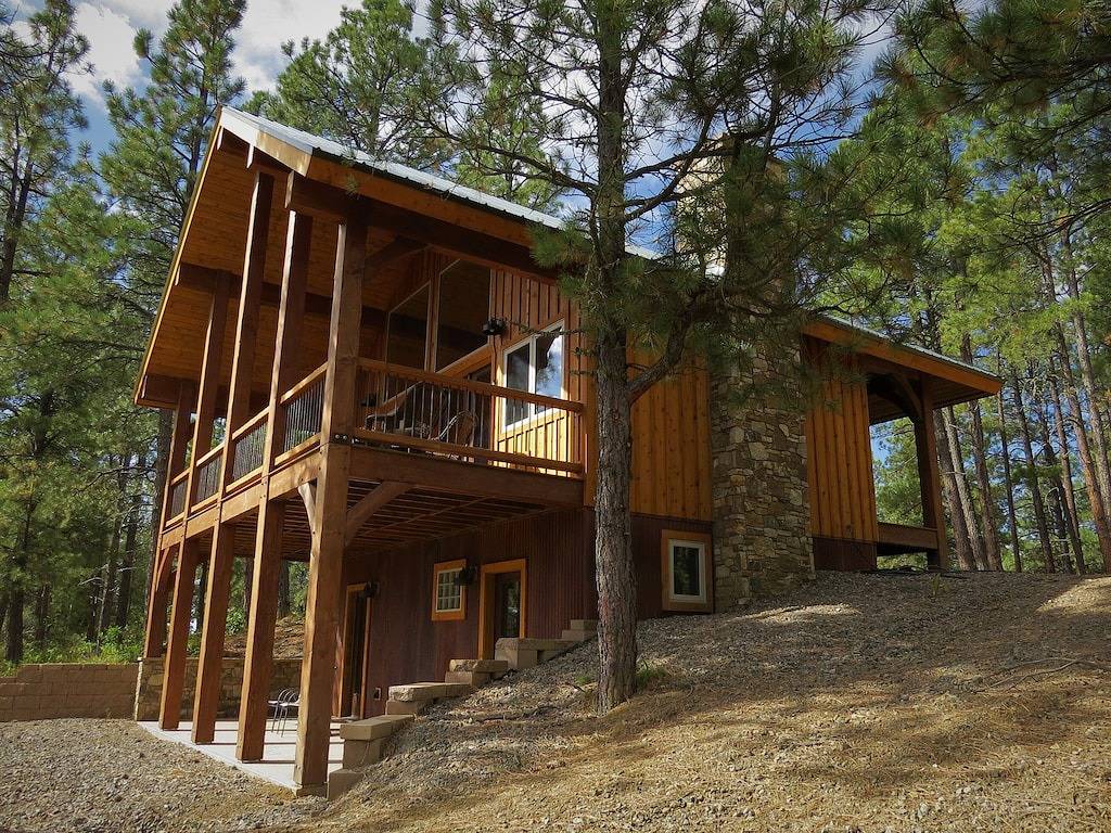 Nestled-in-pines, sooth-your-soul custom home with an incredible mountain view. in San Juan National Forest