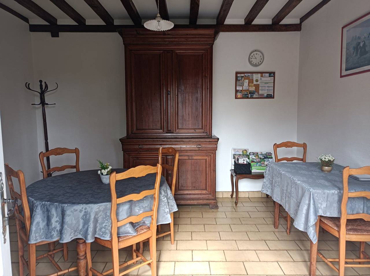 Chambres d'hôtes La Pistollerie - Chambre brune (2 personnes) in Bricquebosq, Côte de la Déroute