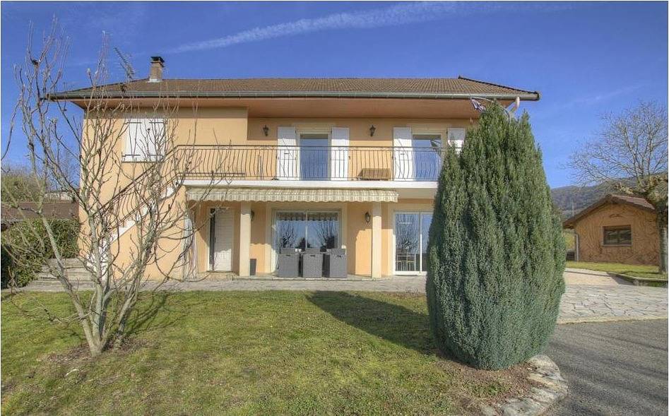 Les Montaines in Coligny, Région de Bourg-en-Bresse