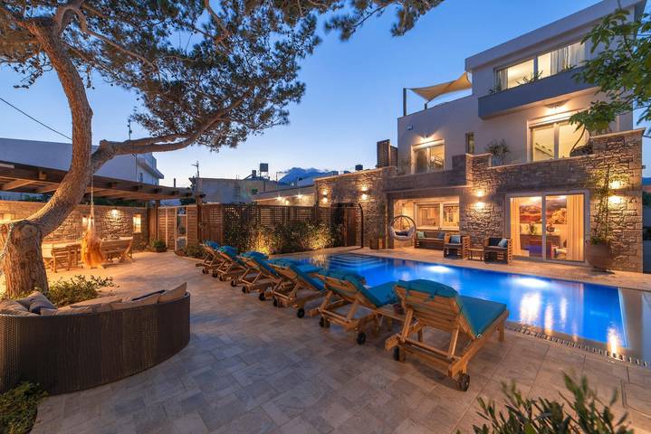 Hus för 18 Personer, med trädgård samt bubbelpool och terass, med husdjur på Kreta