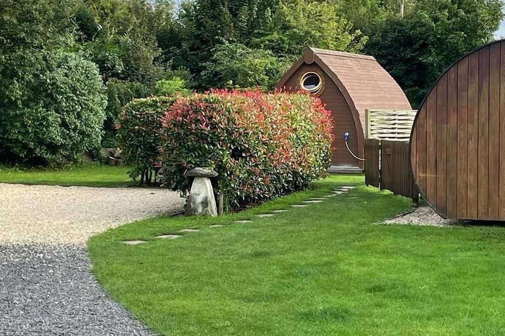 Yurt - Sleeps 2 - Garden - Parking in Wiltshire