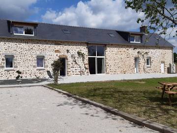 Gîte pour 12 personnes, avec jardin et terrasse à Saint-Léonard-des-Bois