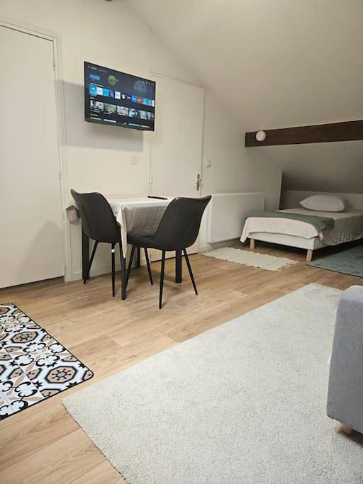 Appartement entier, Studio axé gare Sncf Ligne Paris in Taverny (Val-d'Oise), Val-d'Oise