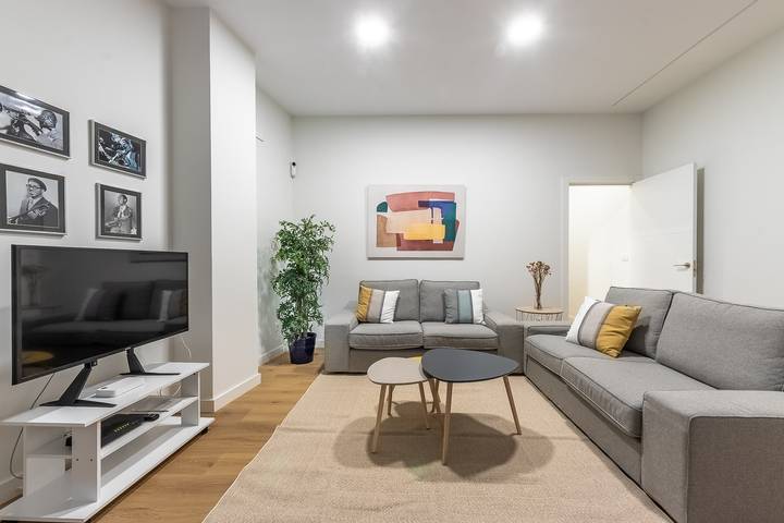 Entire apartment, Kuttun in Ibaiondo, Bilbao