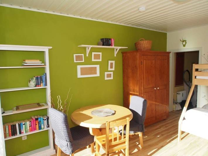 Ferienwohnung für 3 Personen, mit Balkon und Terrasse sowie Garten und Ausblick