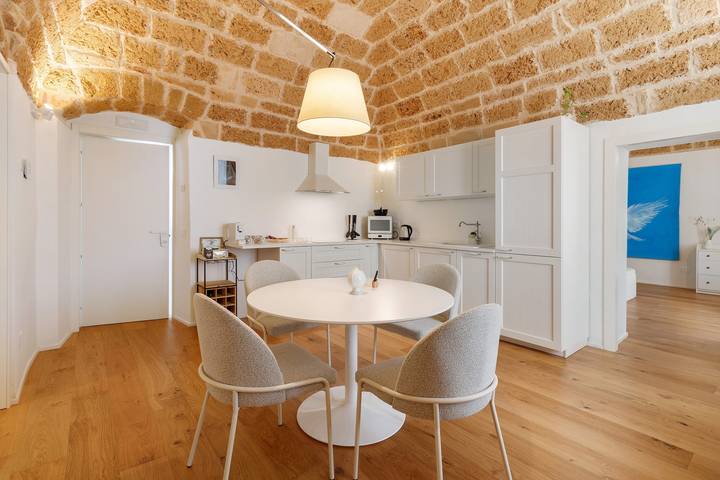 Entire apartment, Suite apartment with jacuzzi in Gioia del Colle, Bari Province