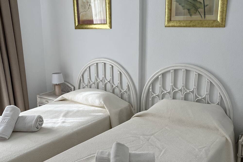 Entire apartment, Superb 3 bed Apartment on the luxury La manga golf resort. in La Manga Club, Cartagena