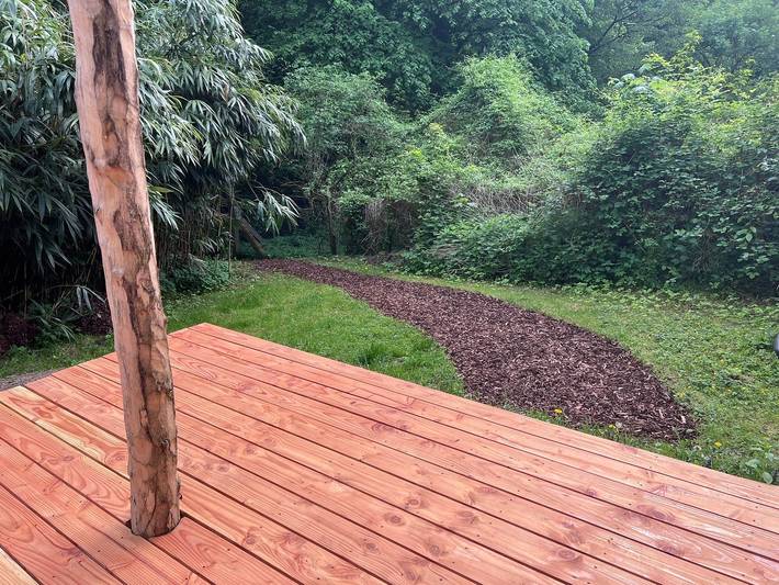Ganze Ferienwohnung, Bachgeflüster  2,5 Zimmer mit Terrasse direkt am Bach, maximal für 2 Erw.+2Kinder, Grillplatz, 1 Hund kostenpflichtig in Seeheim-Jugenheim, Südhessen