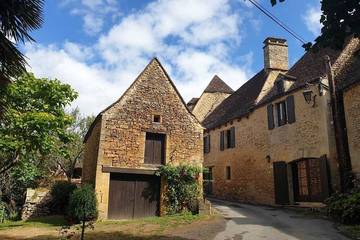 Gîte pour 4 personnes, avec terrasse et jardin à Cénac-et-Saint-Julien