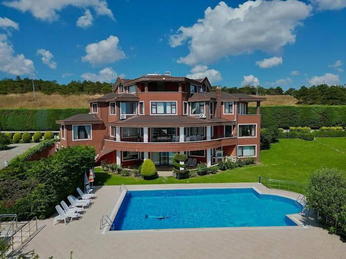 Villa für 15 Personen, mit Garten und Pool sowie Ausblick in der Türkei