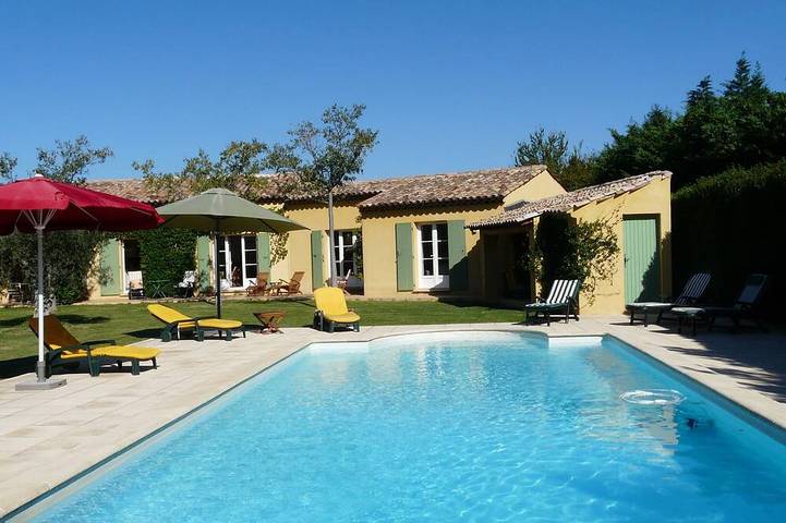 Chalet für 10 Personen, mit Terrasse und Garten sowie Pool, mit Haustier - 1