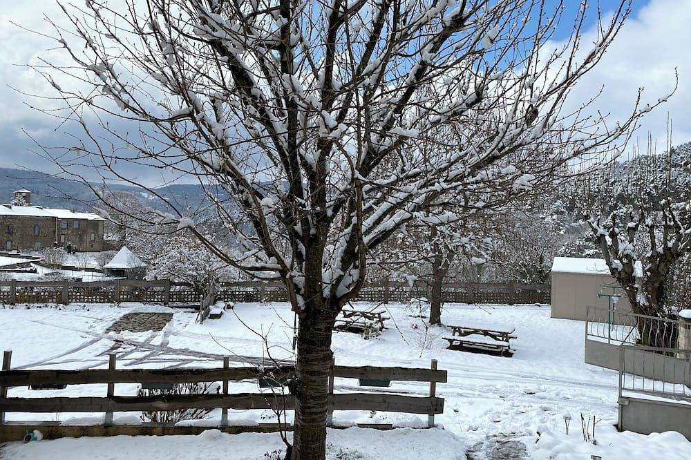 Apartamento entero, Alojamiento de 3 habitaciones, ambiente de montaña, en St Nectaire en el corazón del Parque Volcánico. in Saint-Nectaire (queso), Parque Natural Regional Volcans d'Auvergne
