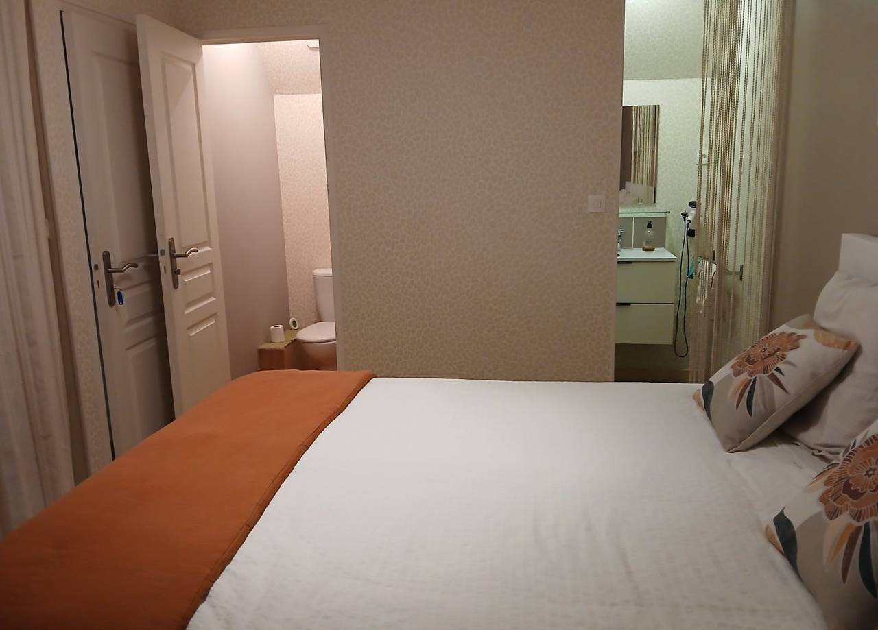 Chambre d'hôtes Chez Bernard et Nicole - Chambre droite in Betton, Région de Rennes