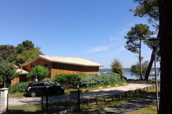 Location de vacances pour 6 personnes, avec terrasse et jardin dans Plage Piqueyrot