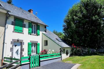 Gîte pour 5 personnes, avec jardin à Nébouzat