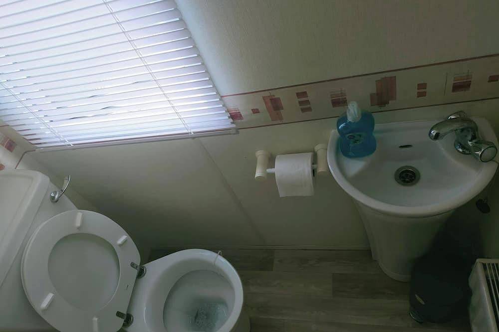 Holiday Park Home Sleeps 4 - Dogs Welcome - Pool in Clacton-on-Sea, Essex