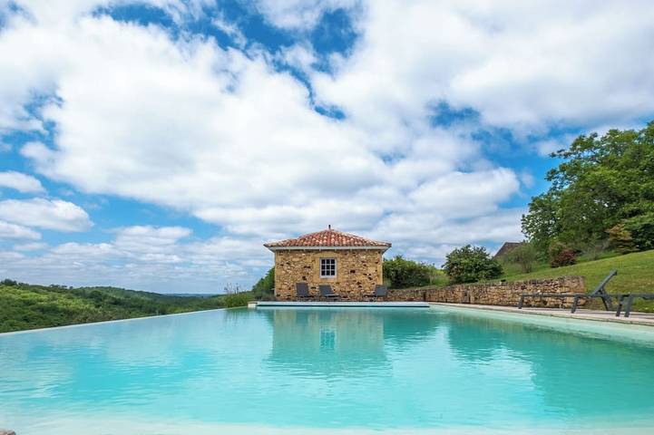 Location de vacances pour 13 personnes à Molières (région de Bergerac)