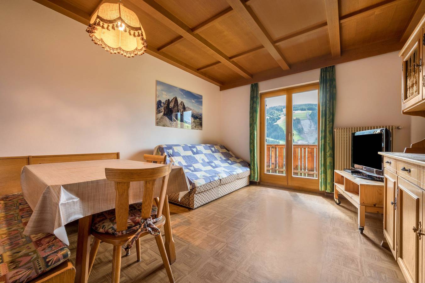 Ganze Wohnung, Ferienwohnung "Ciasa La Palsa 4" mit Bergblick, Balkon & Wlan in San Vigilio di Marebbe, Enneberg