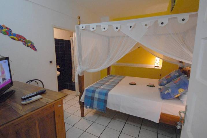 Gîte pour 2 personnes, avec vue et jardin, animaux acceptés dans Plage des Roches Noires - 2