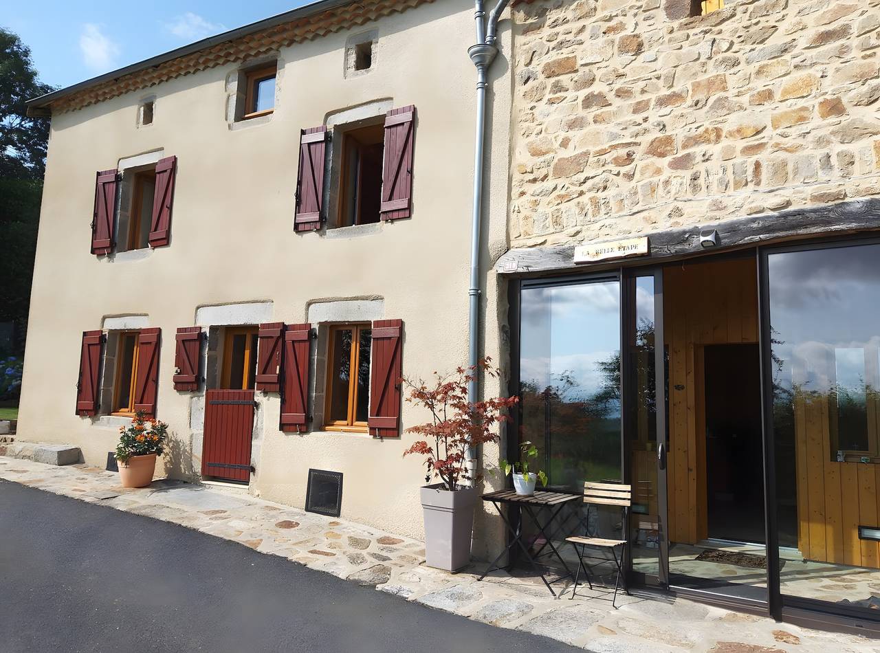 Location De Vacances pour 6 Personnes dans La Chapelle-Agnon, Région d'Ambert