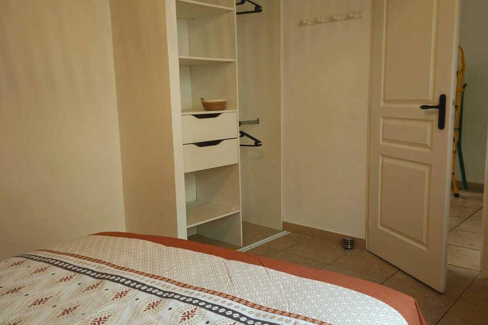 Apartamento entero, Renovated village house apartment with garage 10 minutes from the beach! in Pomérols, Côte d'Améthyste