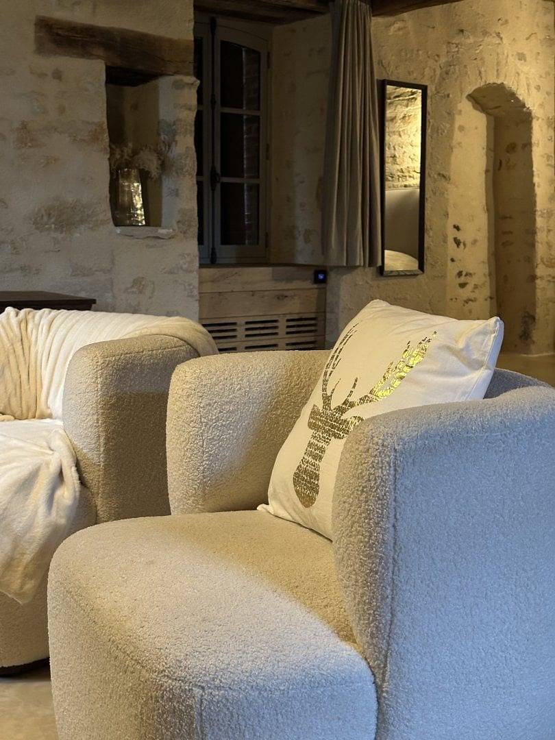 Évasion charmante et romantique – Châteauneuf Suites in Châteauneuf (Côte-d'Or), Région de Beaune